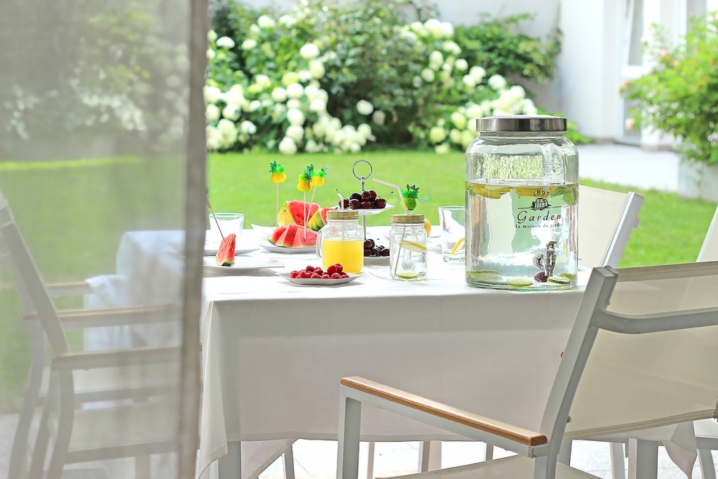 sommerliche-tischdeko-fruchtig-trendy