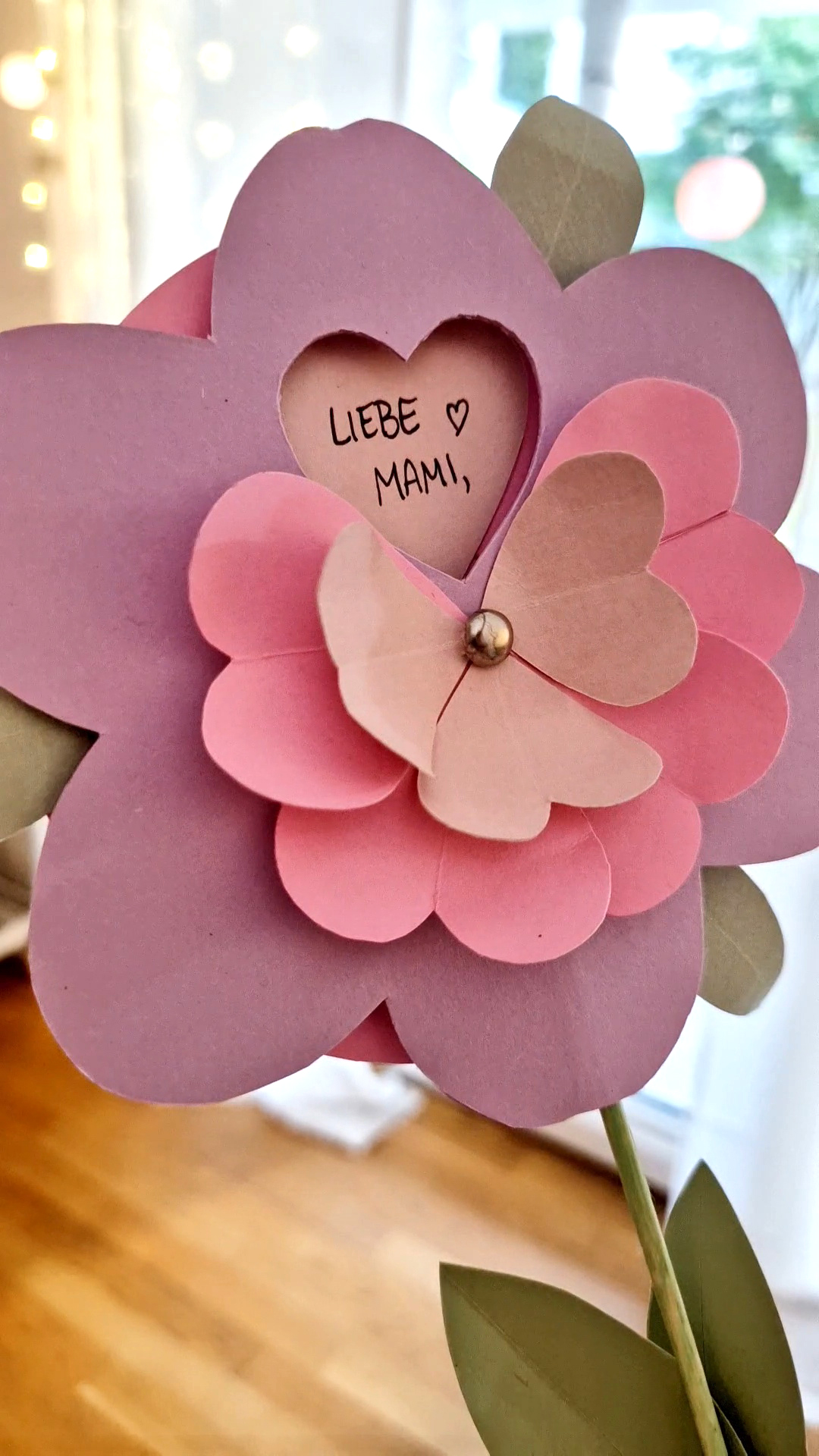 Papierblume mit Drehscheibe