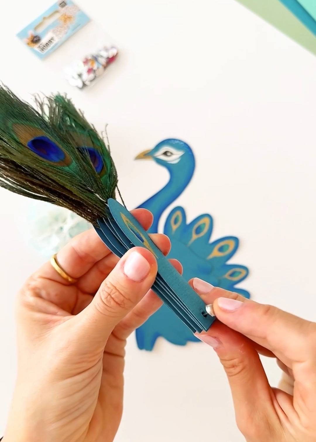Pfau Schultüte basteln